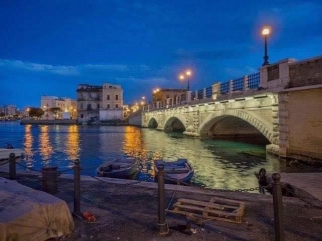 Suite Cavour Luxury Home Taranto Esterno foto