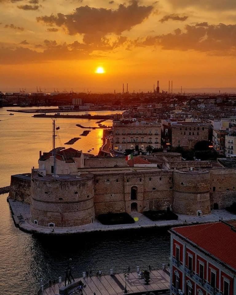 Suite Cavour Luxury Home Taranto Esterno foto