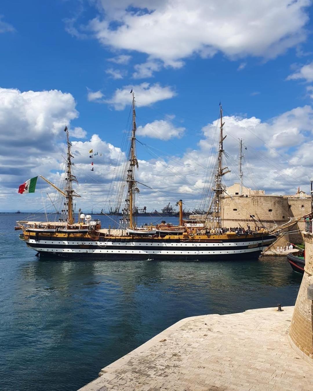 Suite Cavour Luxury Home Taranto Esterno foto