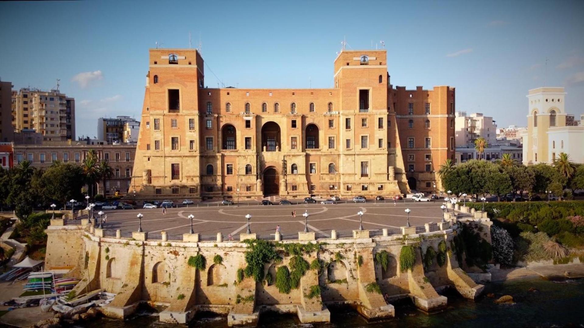Suite Cavour Luxury Home Taranto Esterno foto